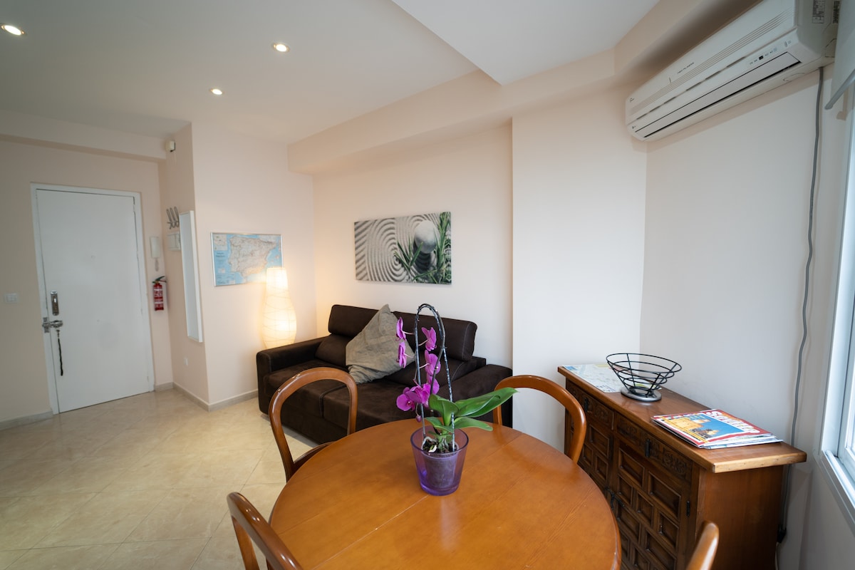 Popular Airbnb listing: Larra Nervión (tram, metro) in La Buhaira