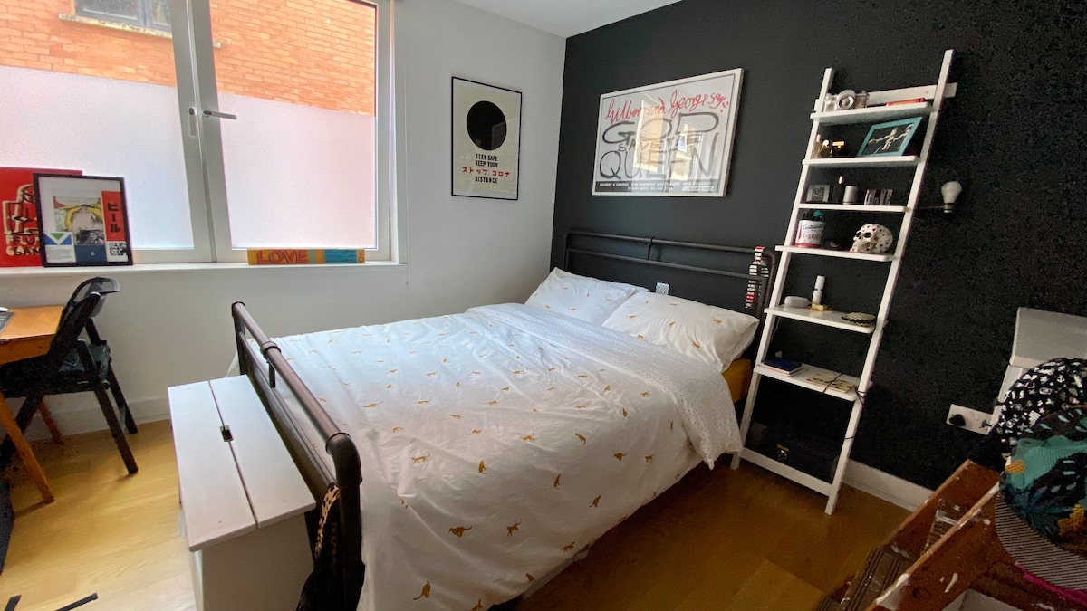 Spite ako MANŽELSKÁ POSTEĽ (veľkosť) v hlavnej spálni