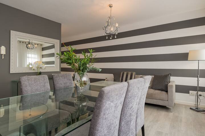 3BR Apart, Pool, Gym & Spa | Walk to Canal Walk gallery image 4