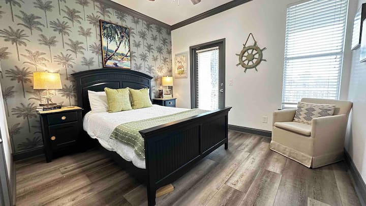 Კუს გადასასვლელი

საწოლი 152 × 203 სმ 