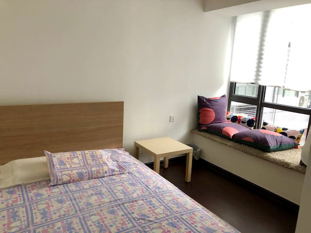 R&F Princess Cove - Bedroom with Queen Bed