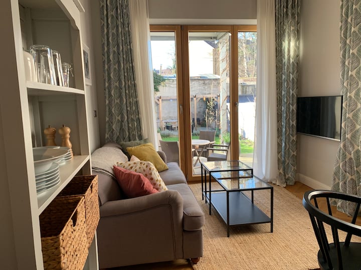 Chic Apt. - Overlooks Garden, Quiet, 15mins To Dom - Cologne