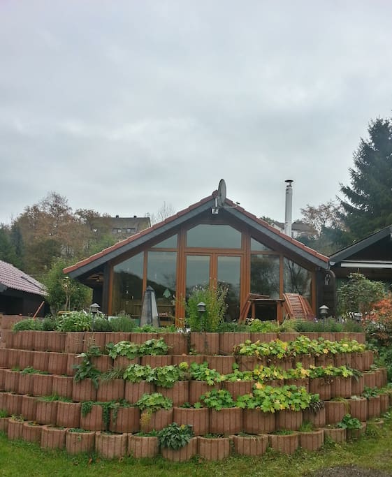 Die Rückansicht vom garten aus