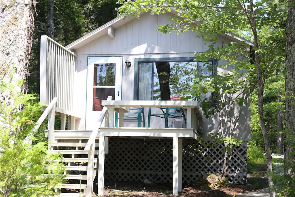 Nice deck with outdoor grill
