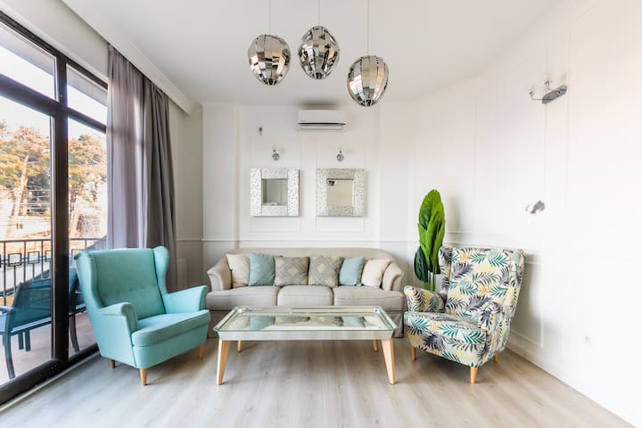 Newly built three-room apartment in Old Town