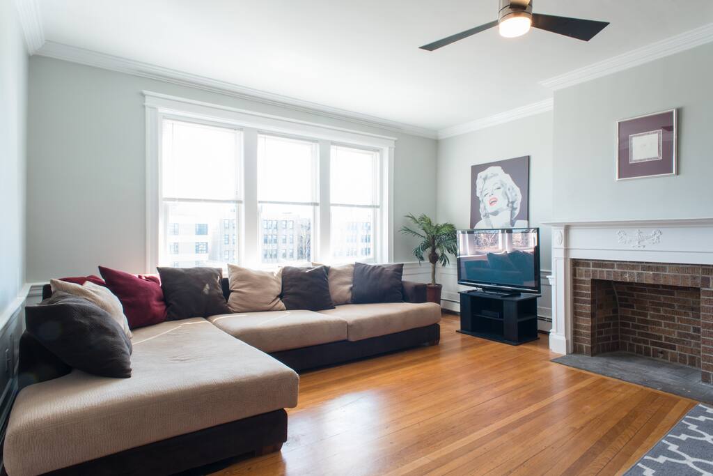 Super Spacious Living Area