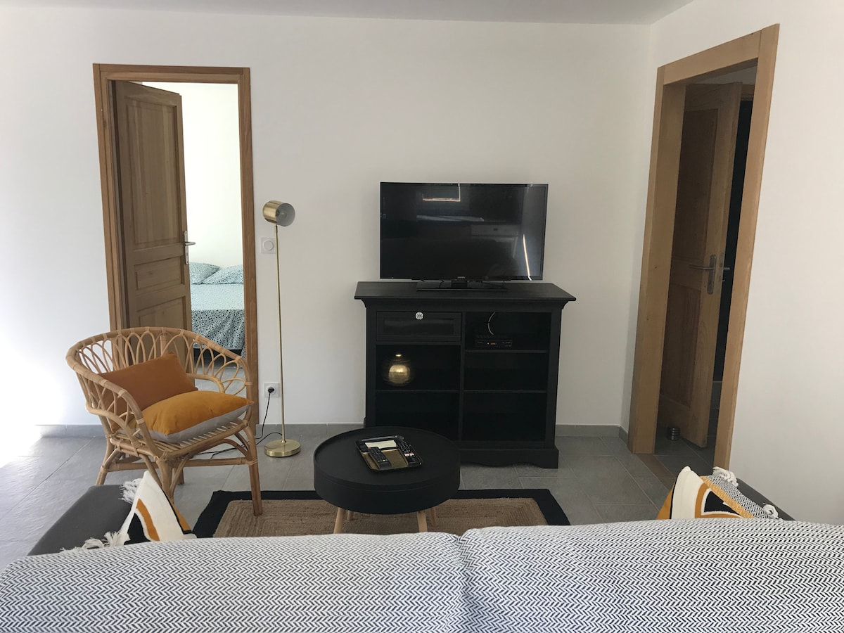Successful Airbnb property: Bottom of villa extreme south Corsica in Sotta