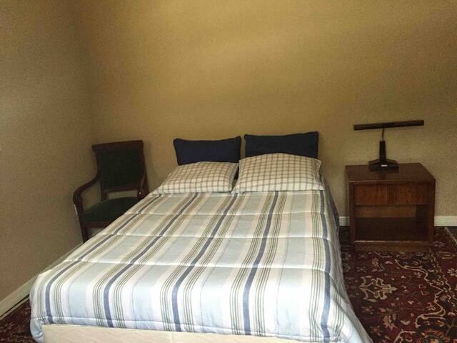 Eustis Private Room with Private Bathroom