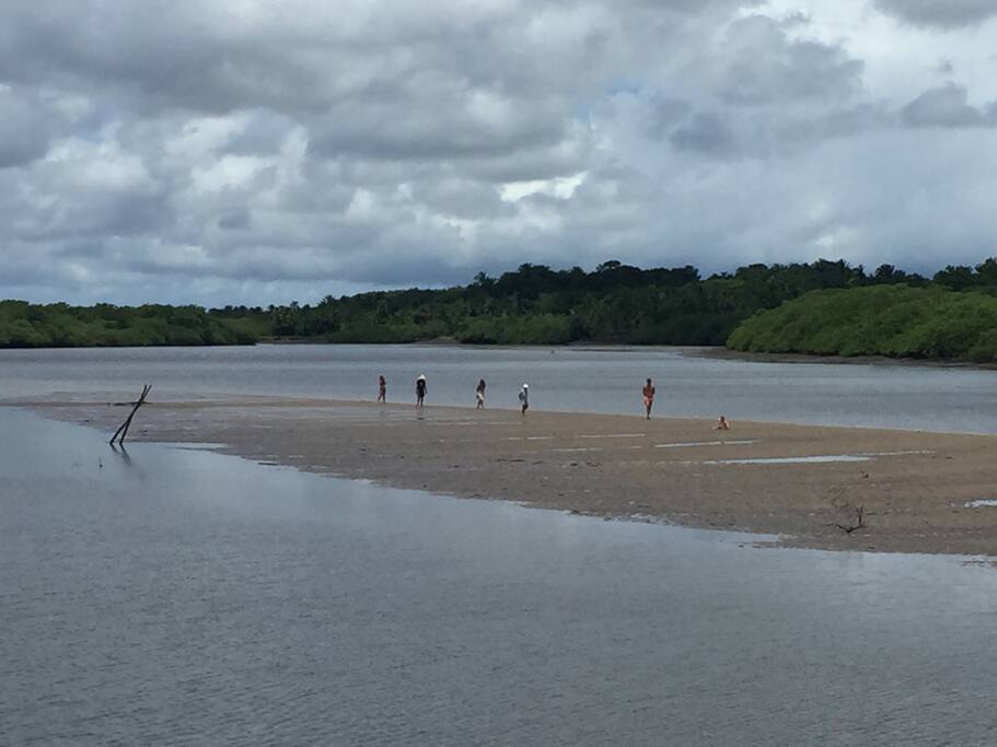 Quando a maré baixa, ai está nossa "praia" privativa!!