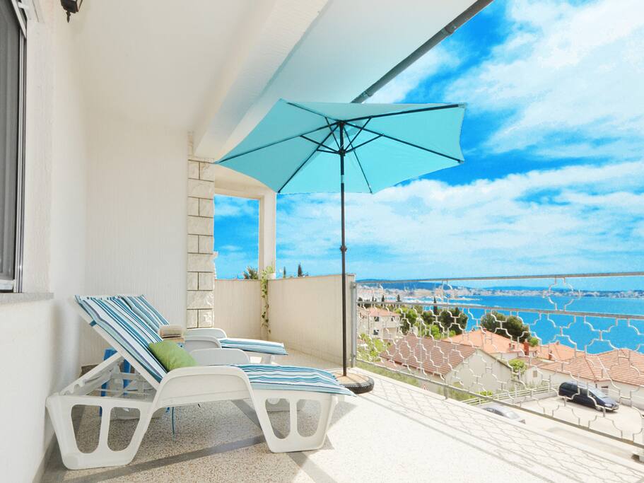 balcony with sea view