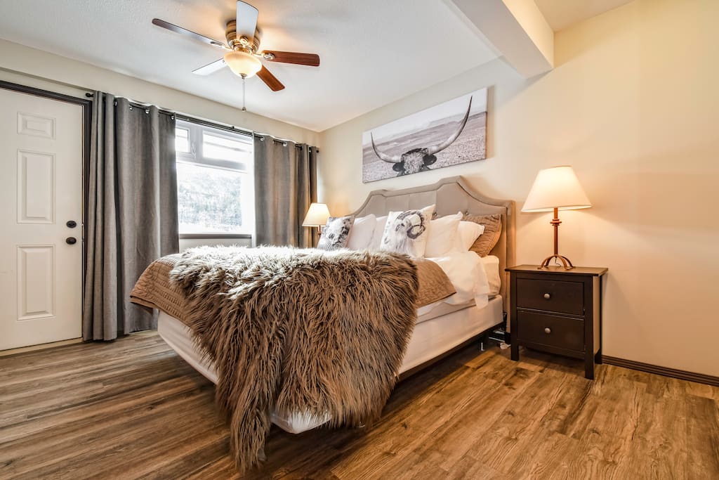 The main bedroom with a queen bed