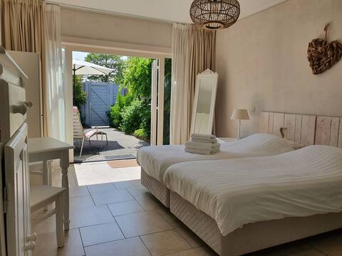 Studio Broeckestraat 12