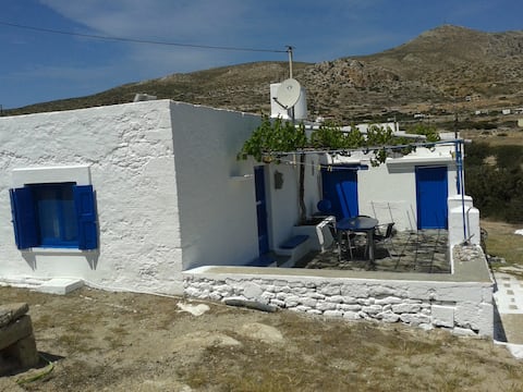 Tina's Cottage Karpathos  License number.01321887