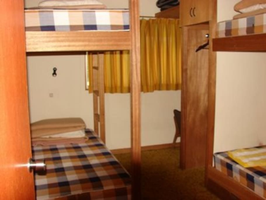 One of the wonderful bunk rooms at the STI SKI LODGE