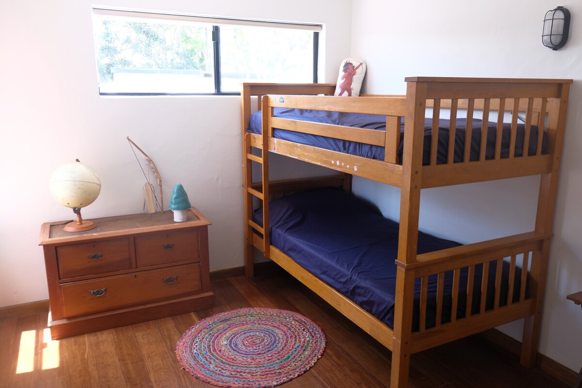 卧室3 ：双层床 