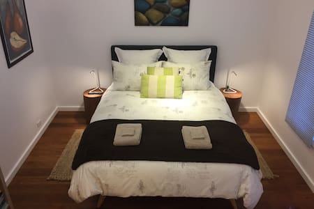 Smiths Lake House Pavilion style*privacy*lakefront