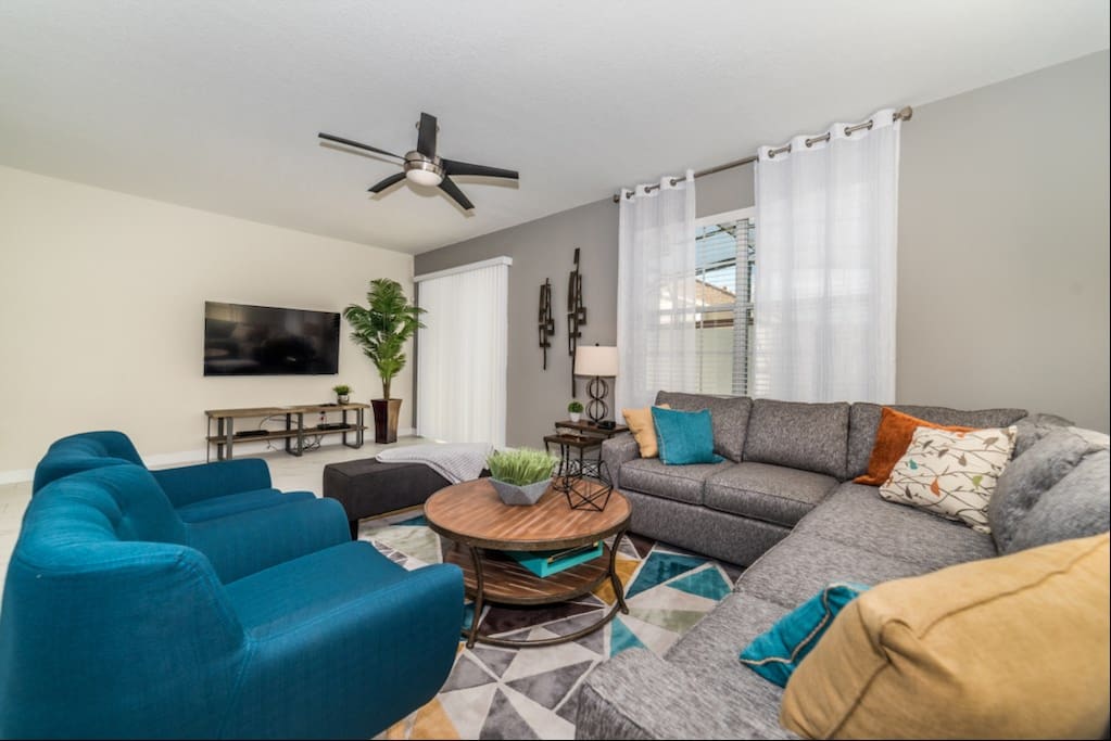 Couch, Furniture, Chair, Indoors, Living Room