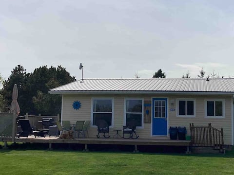 Popular Airbnb listing: Blu’s Beach Retreat at Thunder Cove Beach, Darnley in Malpeque Bay