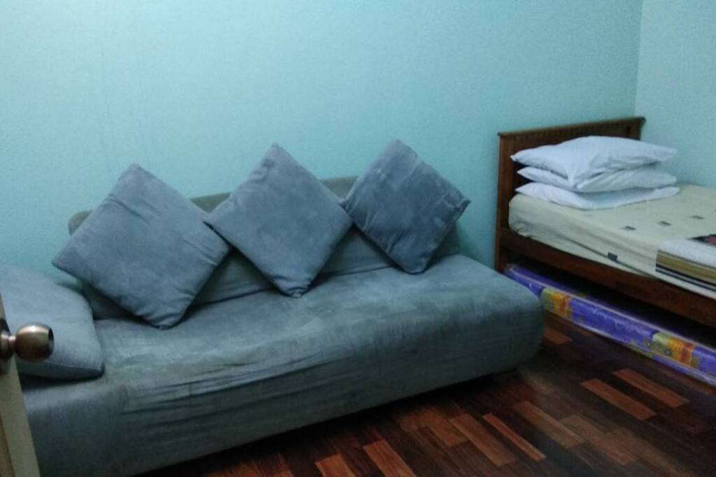Bedroom 2 with Single Bed