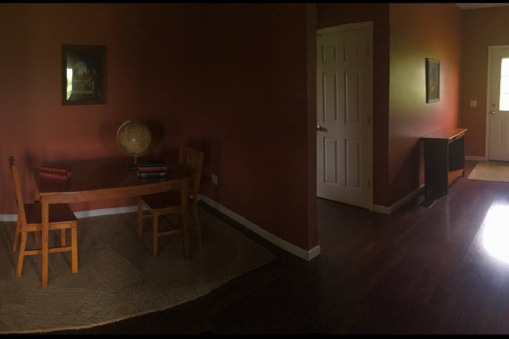 Desk Area or extra table/Hall