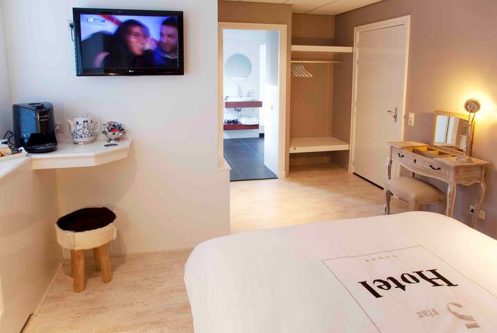 CENTRAL suite in The Hague