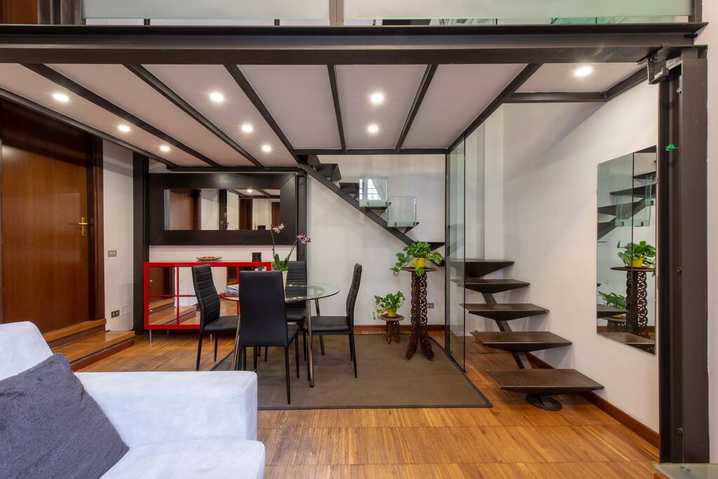 Living area/dinner table