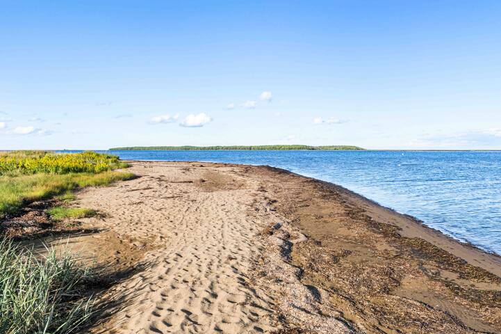 Luxury Oceanview Beach House W/hot tub gallery image 2