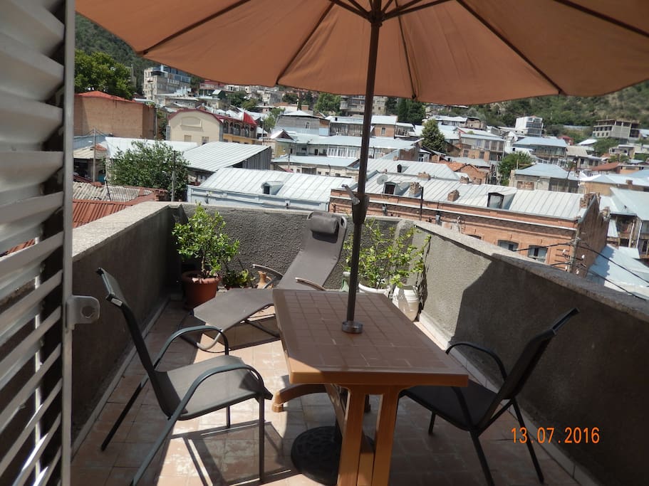 Terrace has a sunbathe amenities