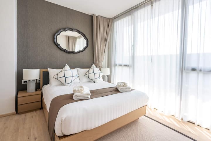 2 - ра спалня; уютна спалня, оборудвана с 5 - звездни спално бельо и чисти кърпи