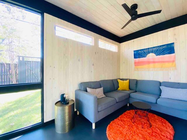 Large Private Modern House in Hip East ATX gallery image 2