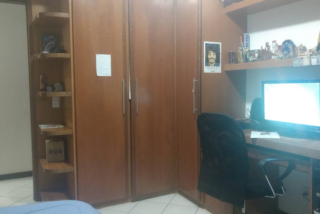 Quarto amplo