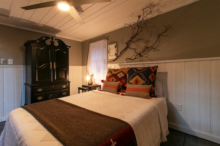 Hoofdslaapkamer met eigen badkamer 