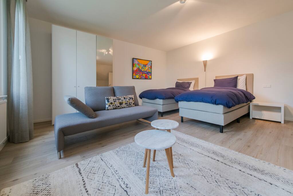 Grote , mooie, nieuwe slaapkamers