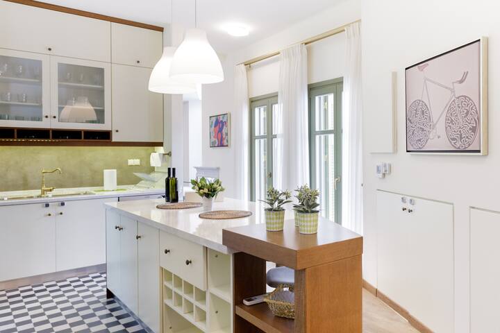 The Acropolis Garden House in Historic Plaka gallery image 4