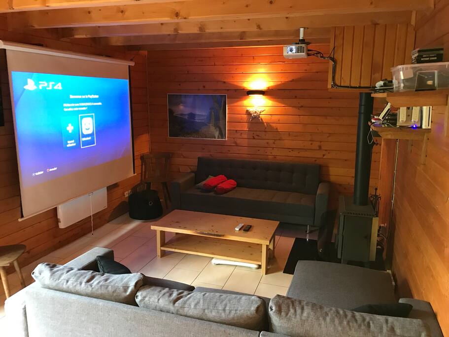 Perspective du séjour avec déploiement du HomeCinema