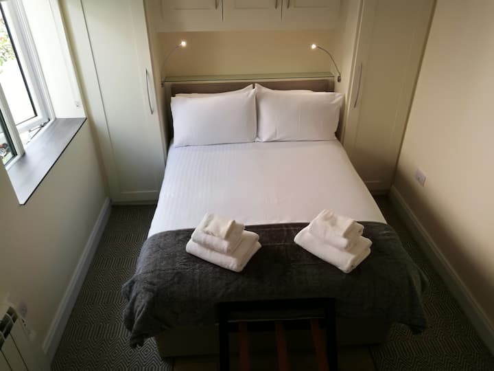 Hotels Near Cork Airport Business Park www.airbnb.com