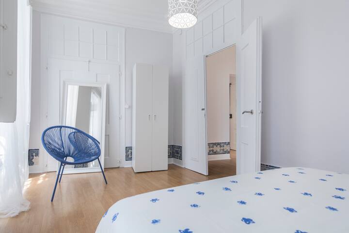 Blue Tiles in City Center gallery image 2