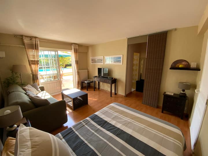 Other view of the living room 