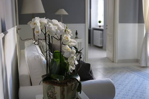 Popular Airbnb listing: Casa Vernazza - Alba in Alba