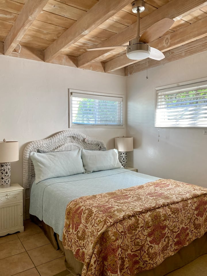 3 غرف نوم خلف المطبخ 