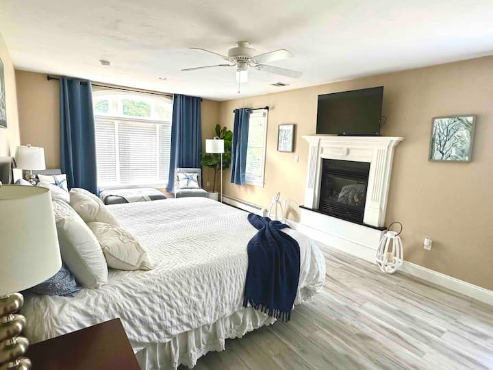 Master bedroom - King bed