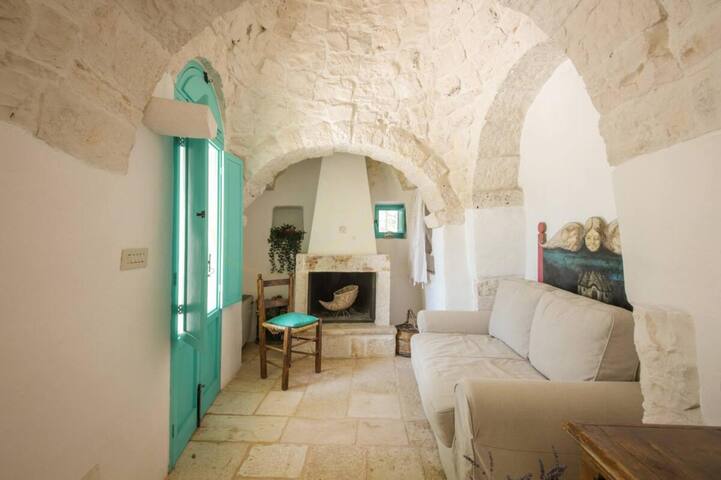 Charming trulli Style “Il Pinnacolo Verde” gallery image 3