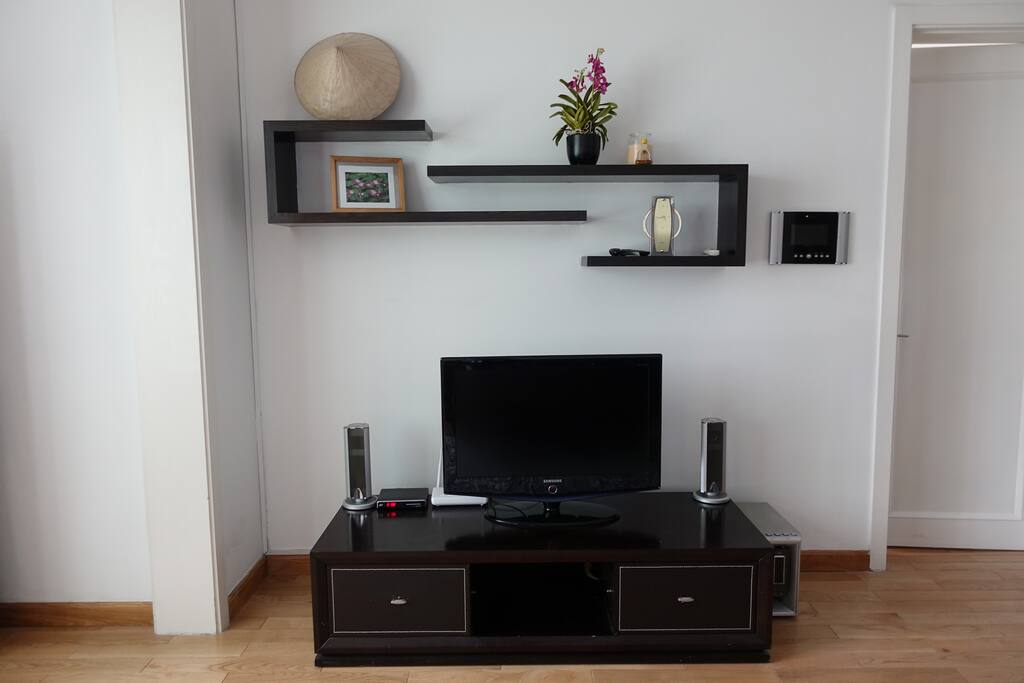 Free cable tv and free wifi