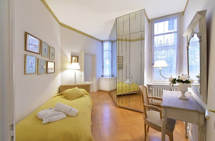 Luxury 320 sqm appartment in Residential Geneva gallery image 5