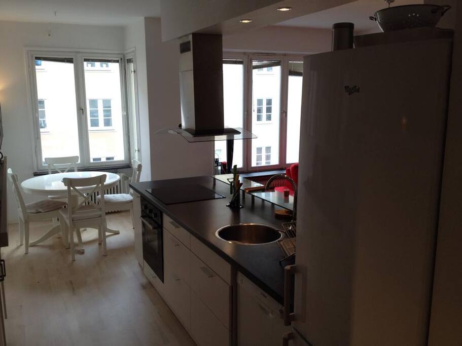 Open kitchen with a table for 4 (can be bigger for 6)