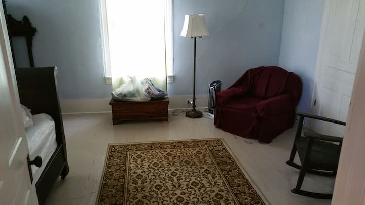 Предна „синя“ спалня на горния етаж