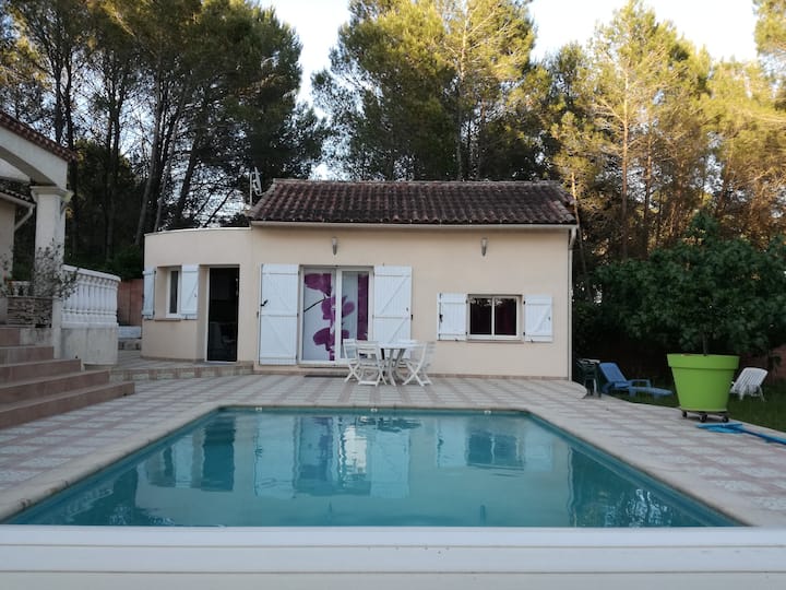 35 sqm independent studio in villa with swimming pool