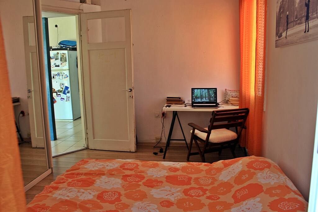 Bed room