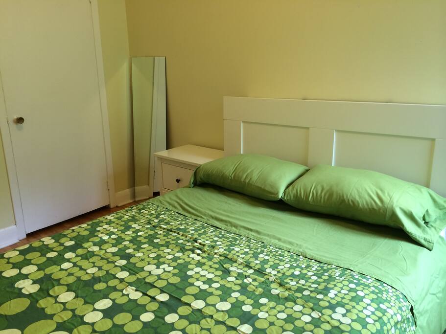 Double bed in bedroom