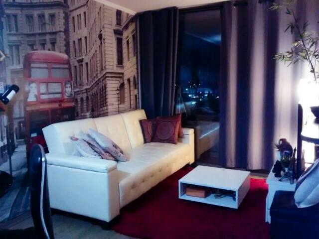 Beautiful apartment, located blocks from the metro.